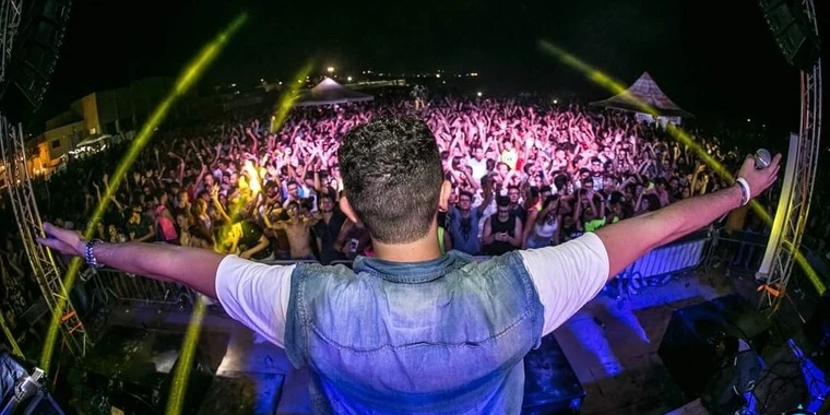 creator header picture