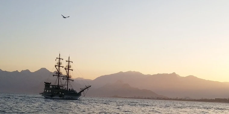 creator header picture