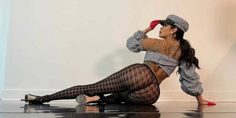 creator header picture