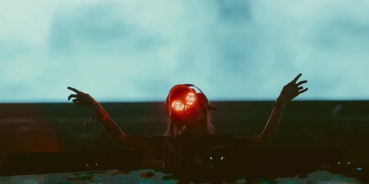 creator header picture
