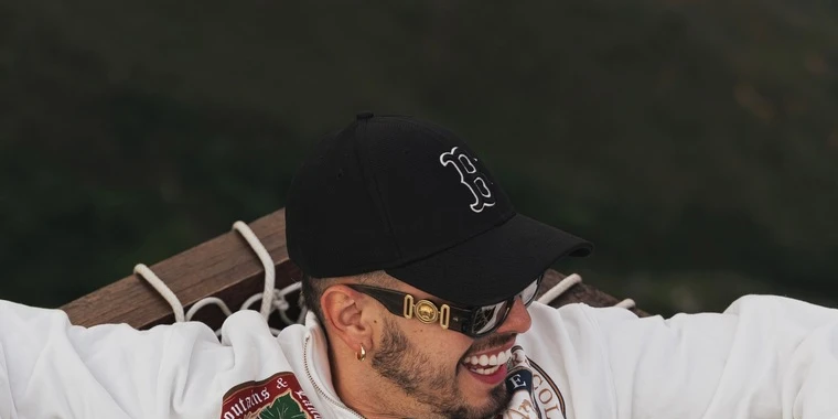 creator header picture