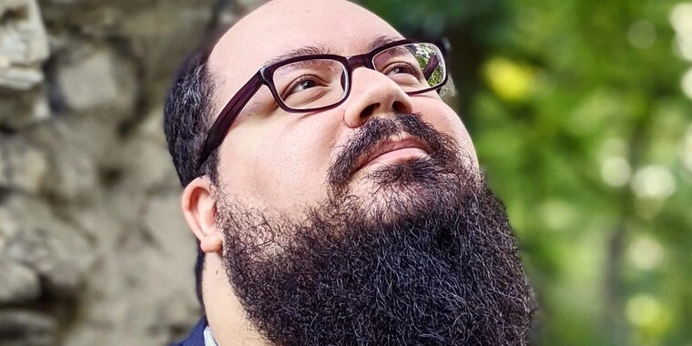 creator header picture