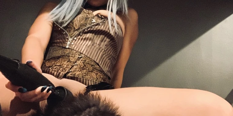 creator header picture