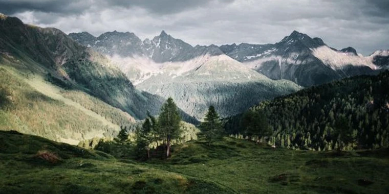 creator header picture