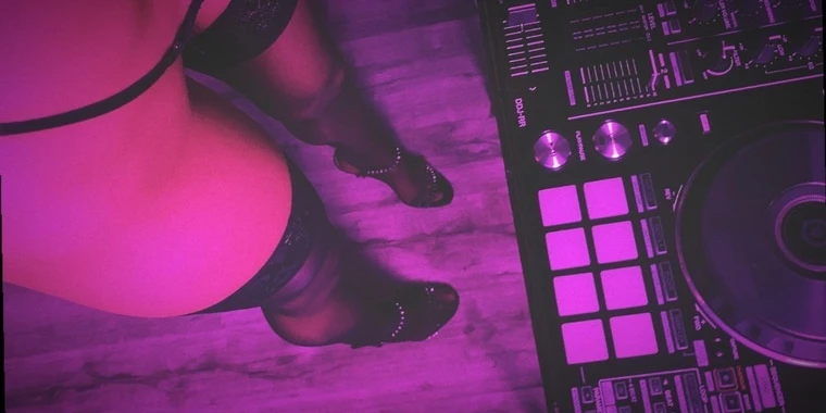 creator header picture