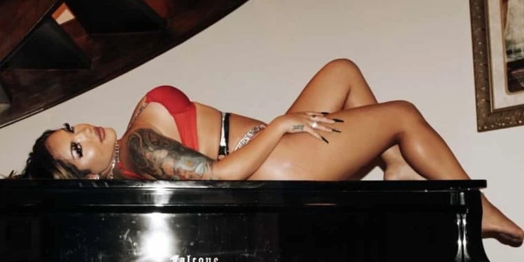creator header picture
