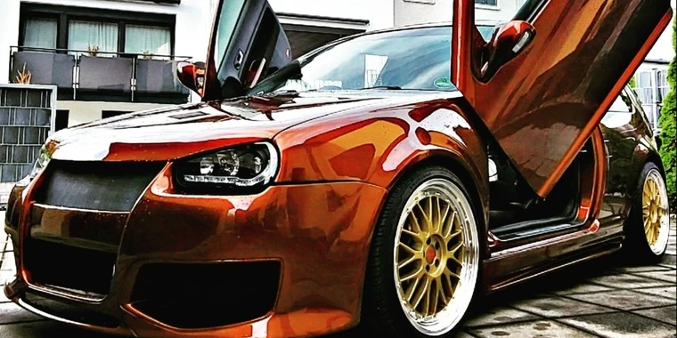 creator header picture