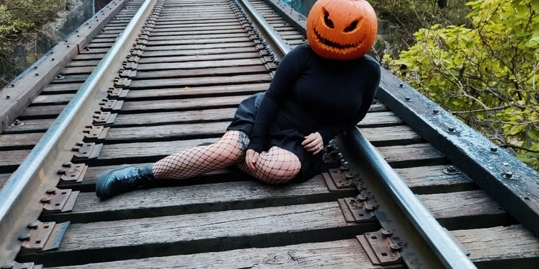 creator header picture