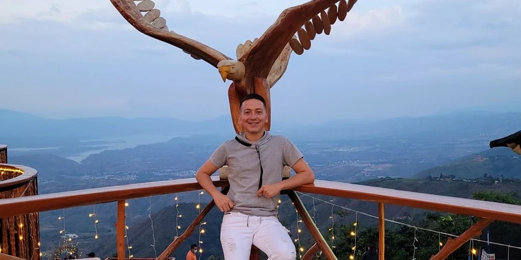 creator header picture