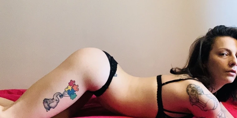 creator header picture