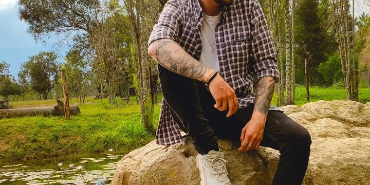 creator header picture