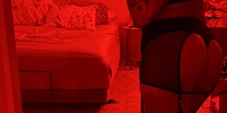 creator header picture