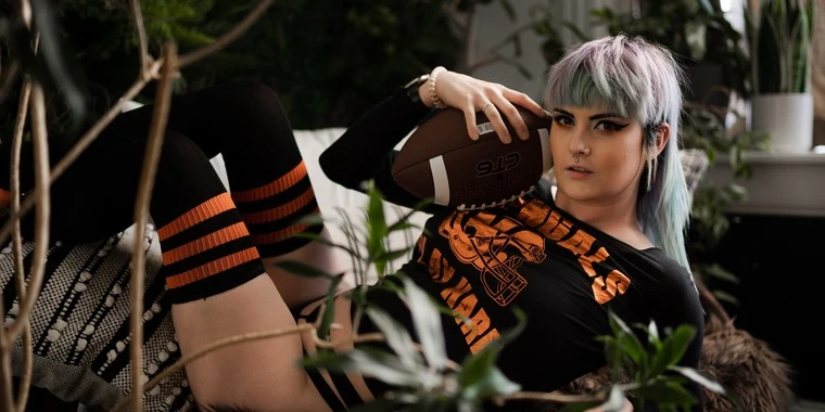 creator header picture