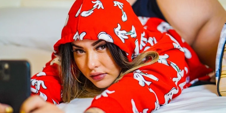 creator header picture
