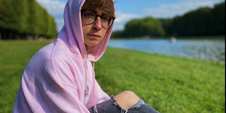 creator header picture