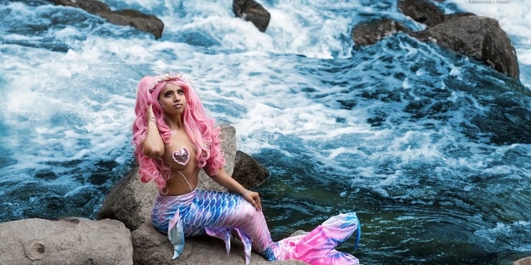 creator header picture