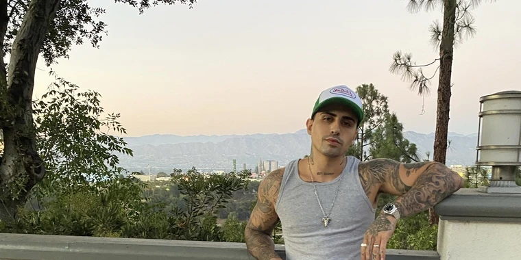 creator header picture