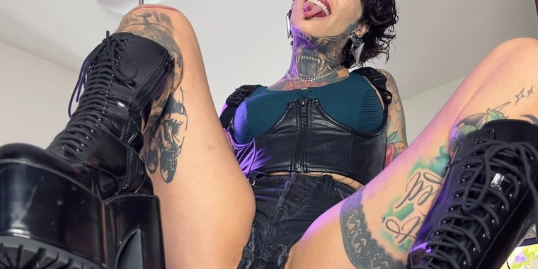creator header picture
