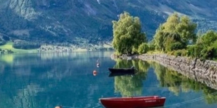 creator header picture