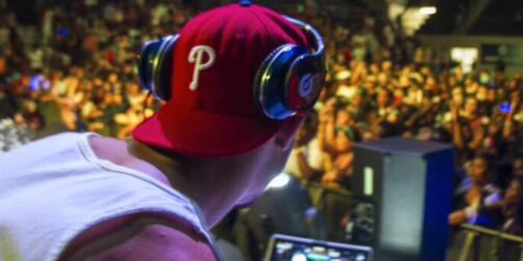 creator header picture