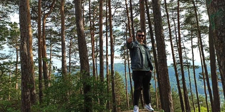 creator header picture