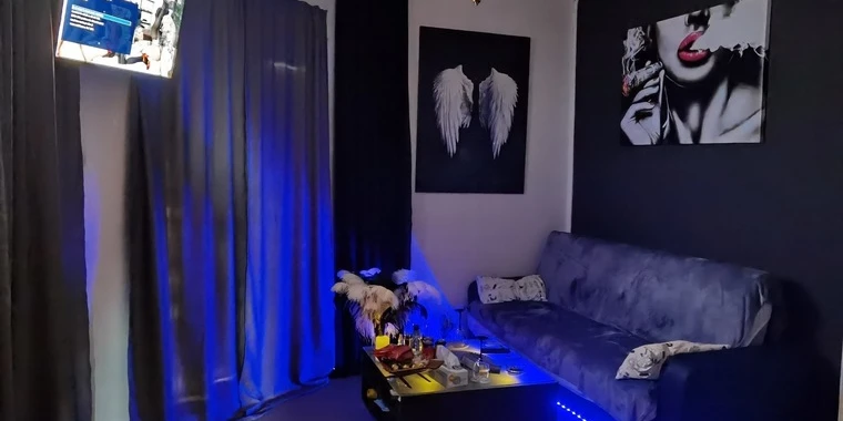 creator header picture