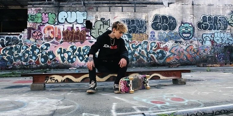 creator header picture
