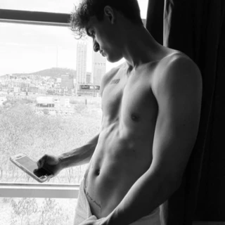 Adam Gomez