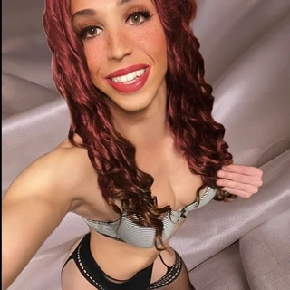 Adriana_Queer