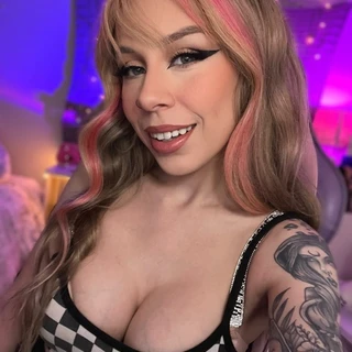Adrianahexx