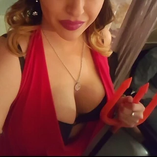 Adriana Lace