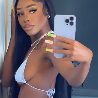 Adriannaaaa