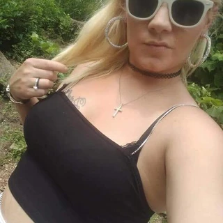 Alana M Hunt