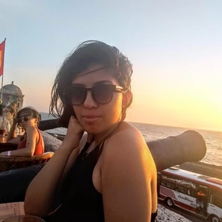 Alexa blanco