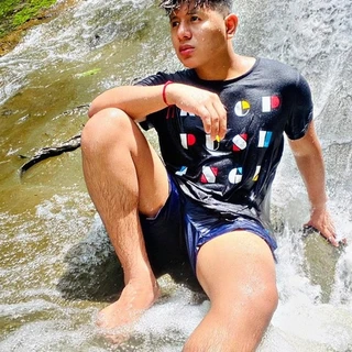 Alex D Ponce