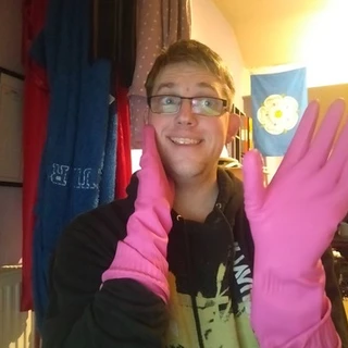 Thefetishglovelyguy