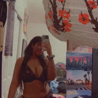 Alina🍑