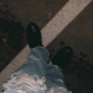 ❦