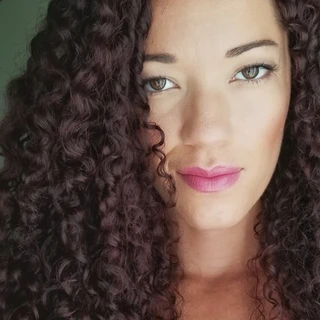 Amelia Simone