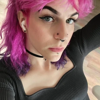 amy ivy🤍🕳🏳️‍⚧️