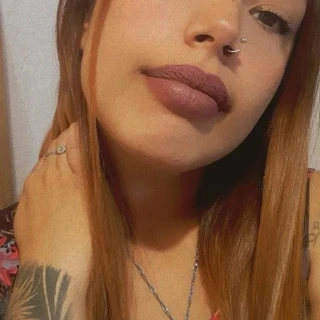 CAROLA 👄