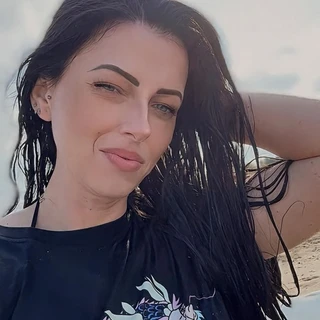 Andreea white