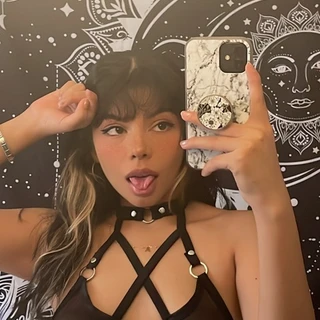 *✧･ﾟ:* 𝓂𝑜𝓂𝓂𝓎 *:･ﾟ✧*