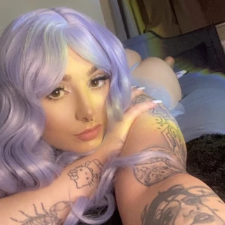 Angela 👾