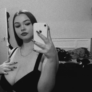 Scarlet Angel🖤