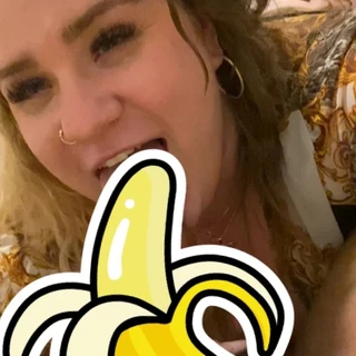 Anna & her Banana 🍌