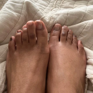A Real Girl’s Toes