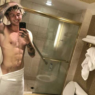LeaKed
