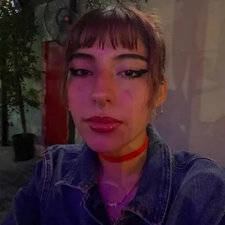 <3