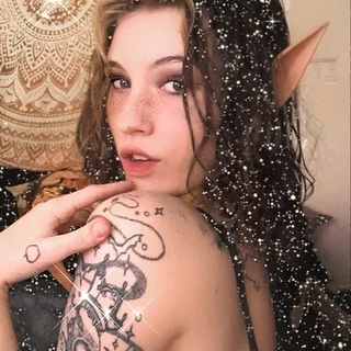 🕯Averi Indigo🕯